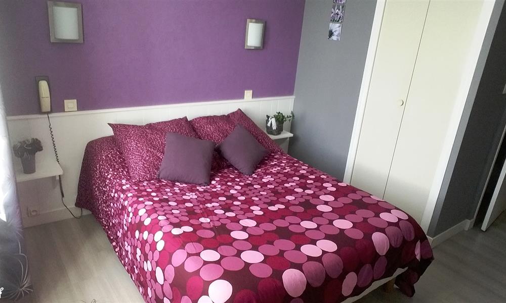 Chambre "standard" pour 2 avec lit double - Hôtel St Gilles Croix de Vie (85)