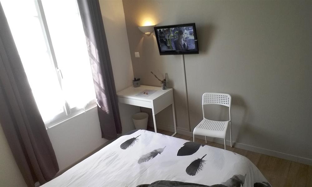 Chambre "standard" pour 2 avec lit double - Hôtel St Gilles Croix de Vie (85)