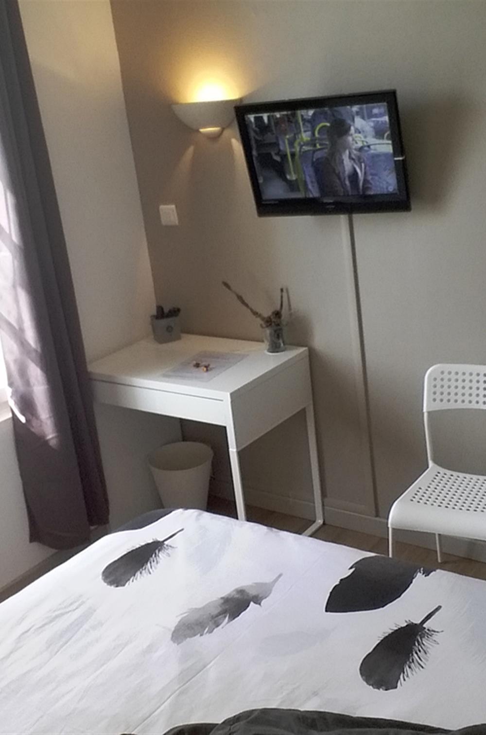 Chambre "standard" pour 2 avec lit double - Hôtel St Gilles Croix de Vie (85)