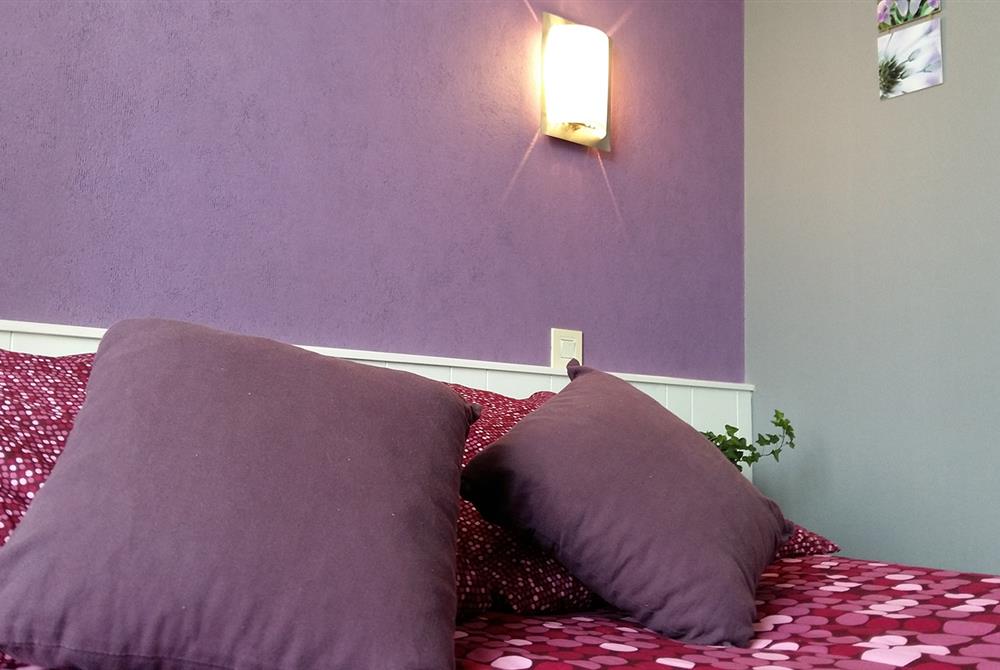 Chambre "standard" pour 2 avec lit double - Hôtel St Gilles Croix de Vie (85)