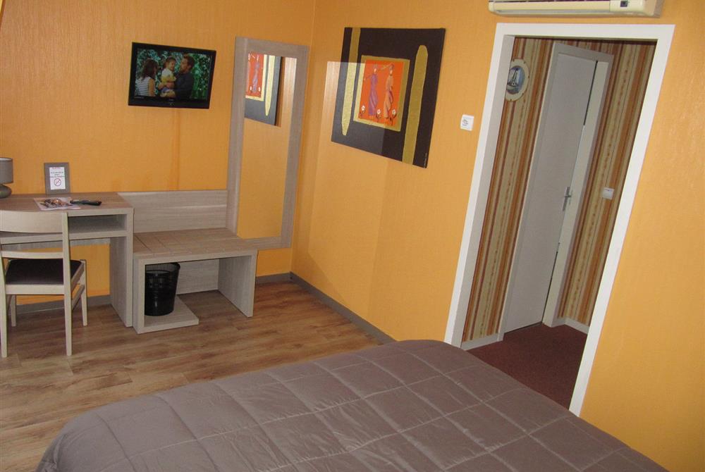 Chambre Double Confort - Hôtel St Gilles Croix de Vie (85)
