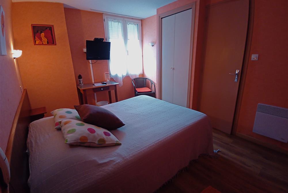 Chambre basic Hôtel La Sterne ** St Gilles