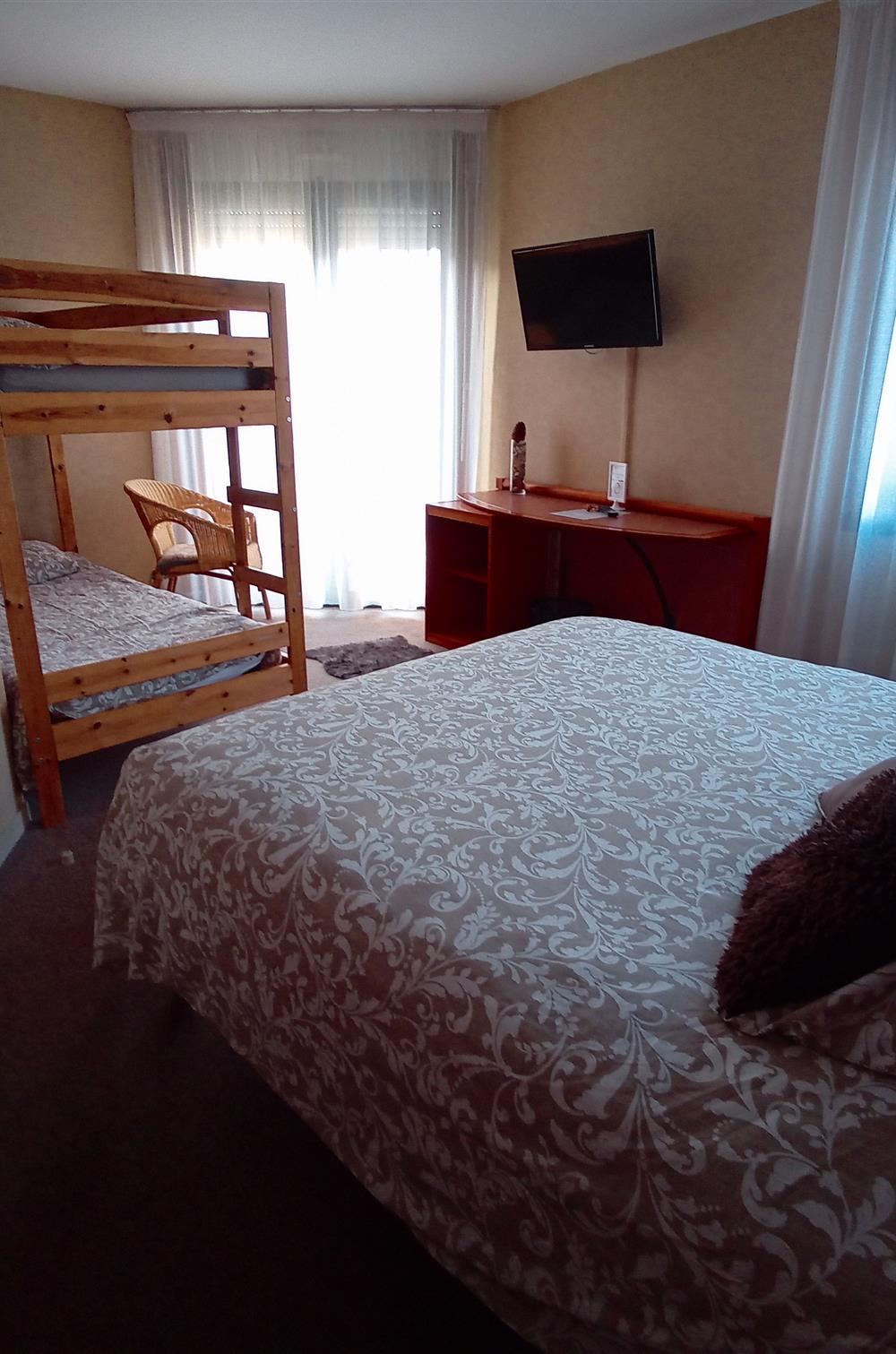 chambre famille - hôtel st gilles croix de vie vendée
