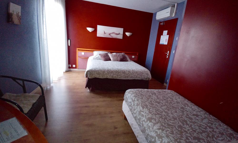 Chambre triple confort - Hôtel St Gilles Croix de Vie