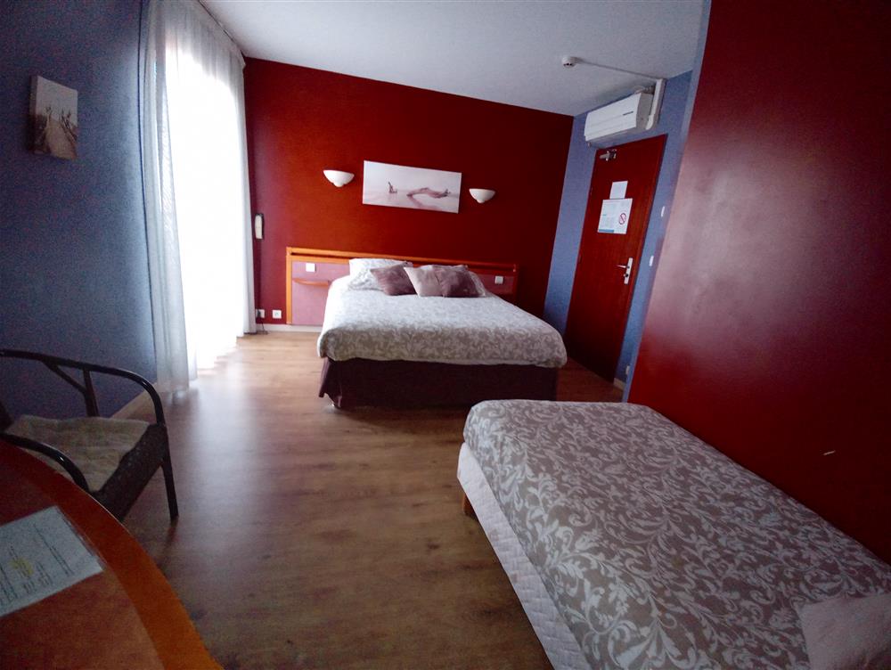 Chambre triple confort - Hôtel St Gilles Croix de Vie