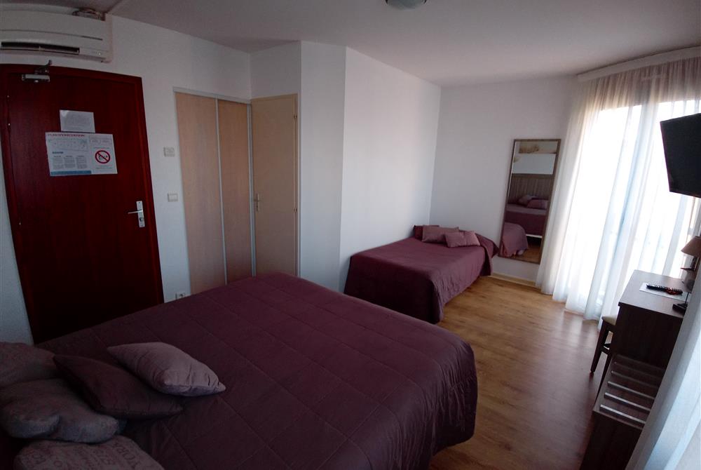 Chambre triple confort - Hôtel St Gilles Croix de Vie
