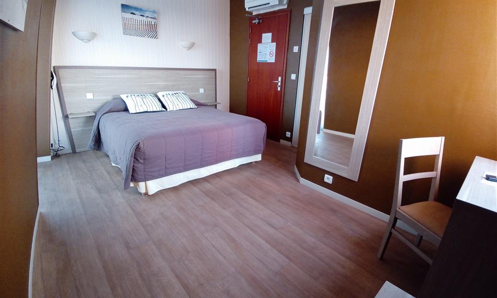 Chambre Double Confort - Hôtel St Gilles Croix de Vie (85)