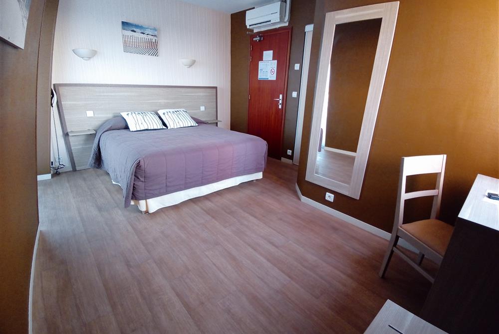 Chambre Double Confort - Hôtel St Gilles Croix de Vie (85)