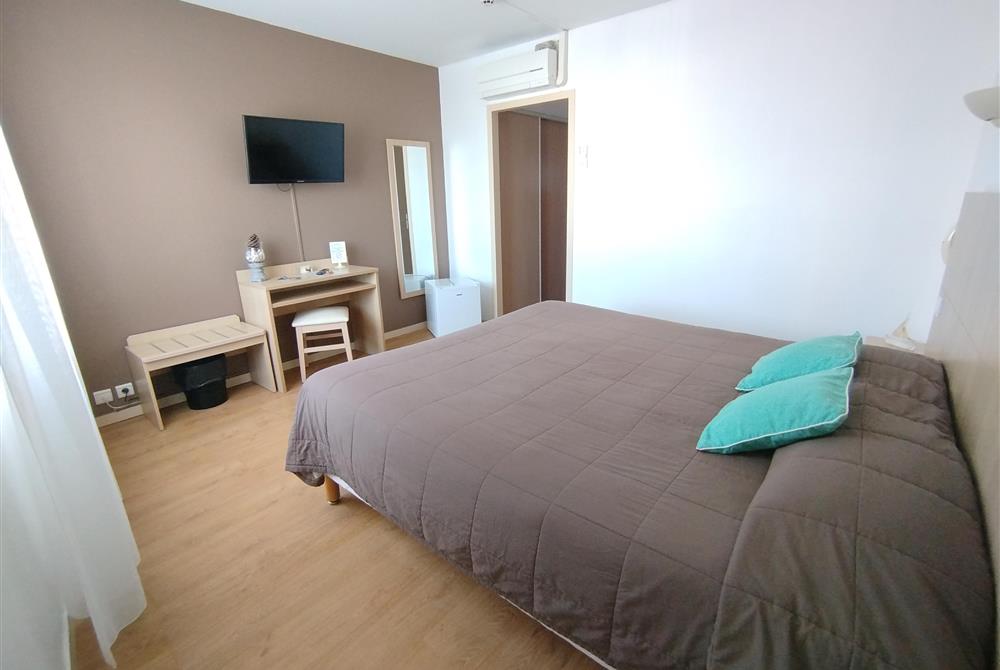 Chambre Double Confort - Hôtel St Gilles Croix de Vie (85)