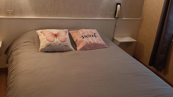 Chambre "standard" pour 2 avec lit double - Hôtel St Gilles Croix de Vie (85)